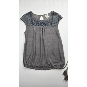 Knox Rose Gray Embroidered Keyhole Neck Tassel Hem Tunic Top Size S